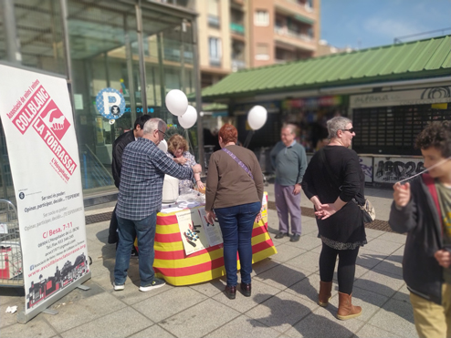 Reunió AA.VV Collblanc La Torrassa i veïns/es de la Plaça Solidaritat