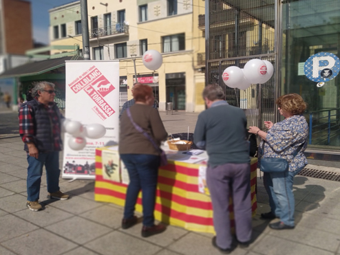 Reunió AA.VV Collblanc La Torrassa i veïns/es de la Plaça Solidaritat