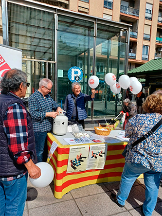 Reunió AA.VV Collblanc La Torrassa i veïns/es de la Plaça Solidaritat