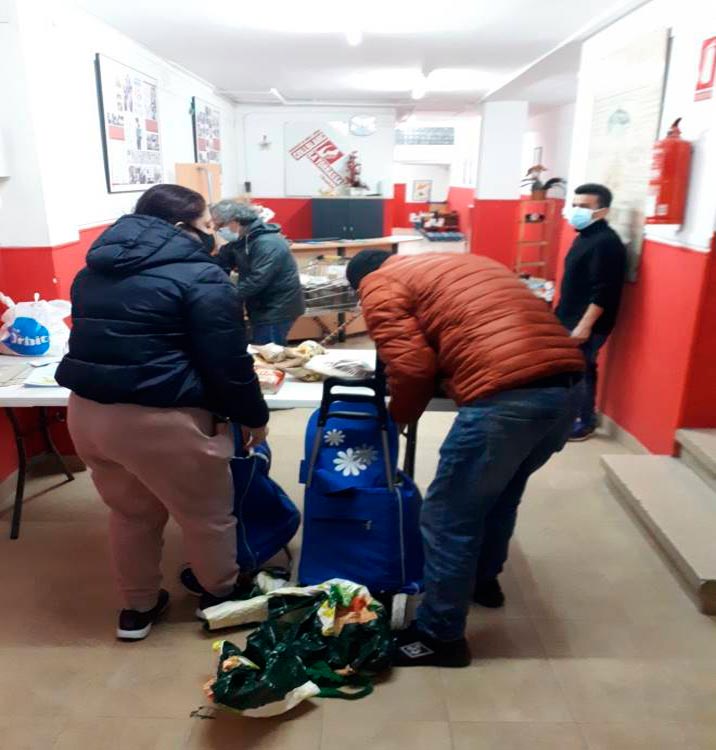 AAVV-collblanc torrassa alimentos familias vulnerables Botiga solidaria